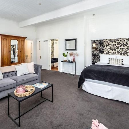 Altitude Studio Apartment Мартинбъро Екстериор снимка