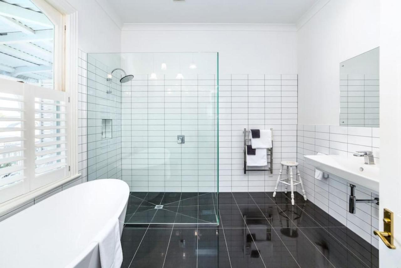 Altitude Studio Apartment Мартинбъро Екстериор снимка